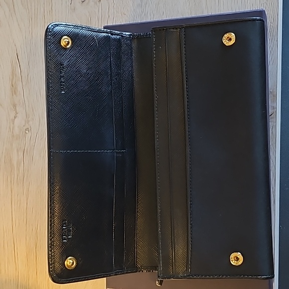 Prada Black Nylon & Saffiano wallet - includes box and card - Picture 11 of 16